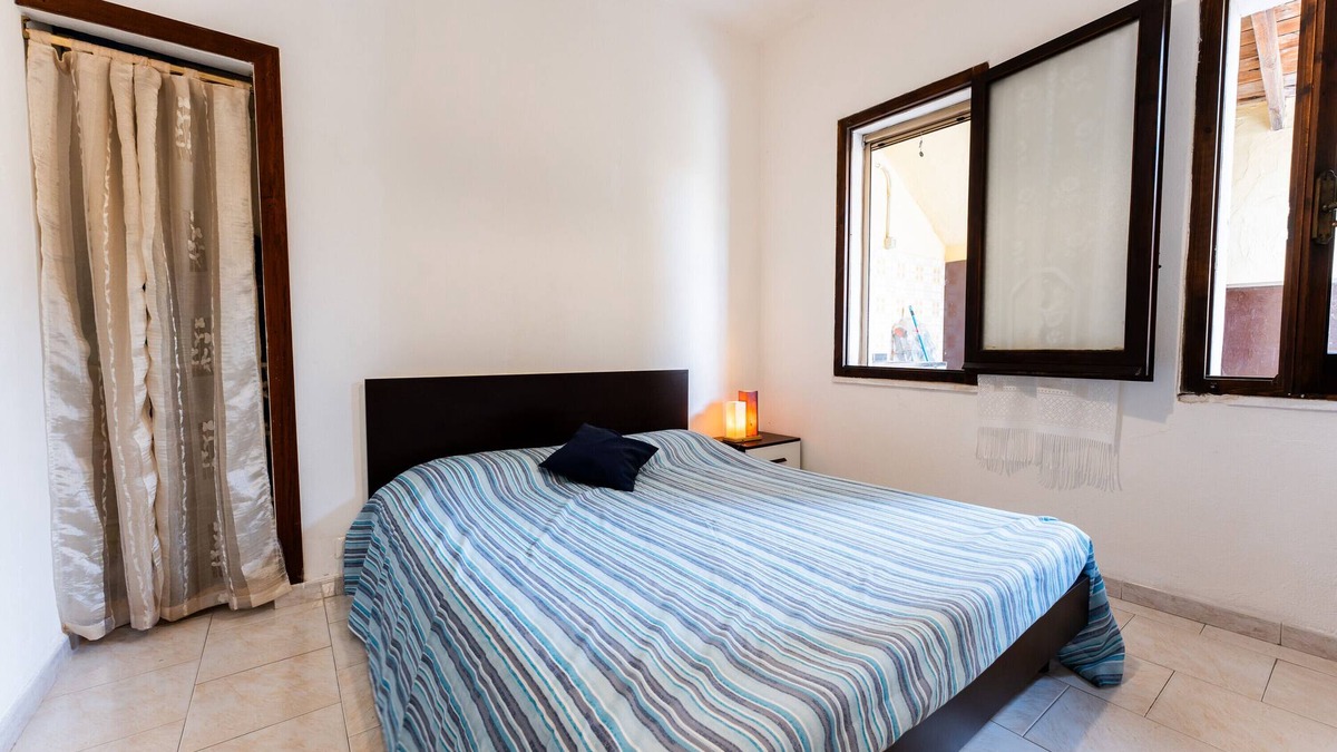 Capitana House | Beautiful Small Villa with Garden, Terrace & Wi-Fi; Parking Available