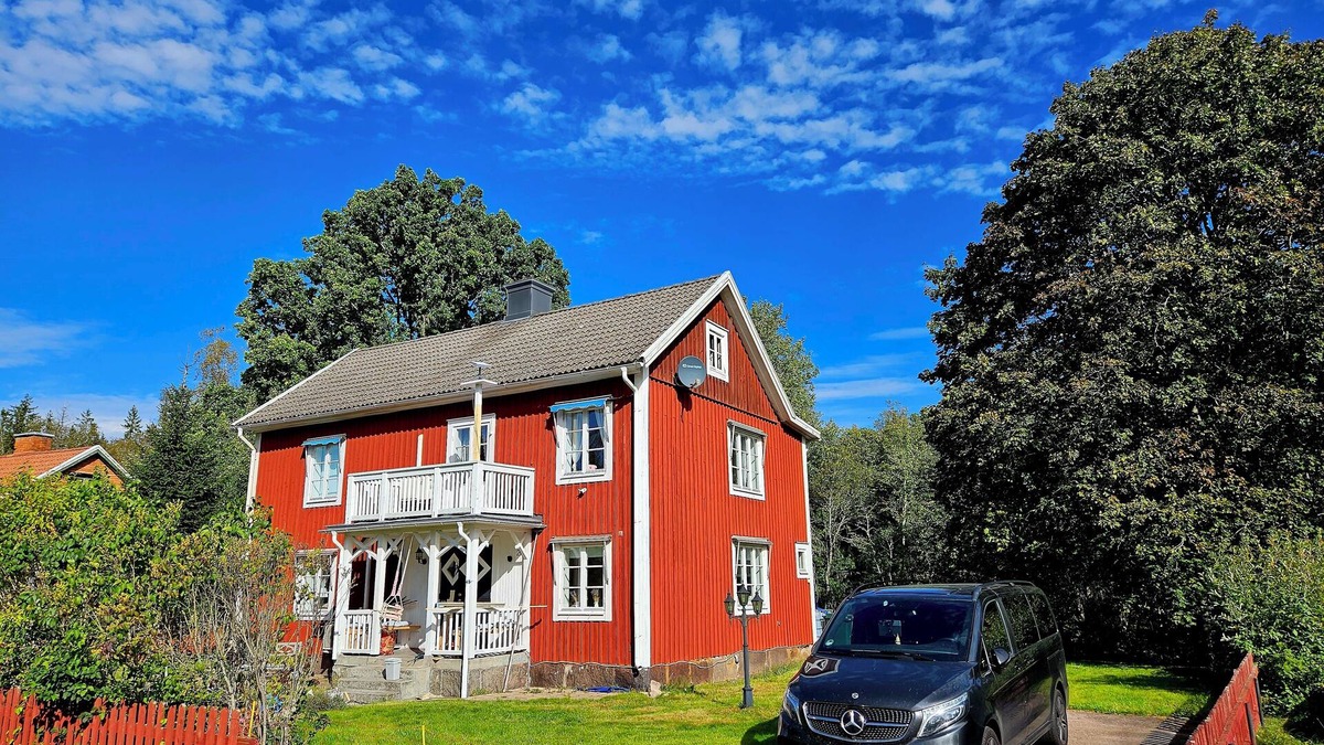 Boda Glasbruk Villa | Beautiful Småland villa in a small village by a lake in southern Sweden