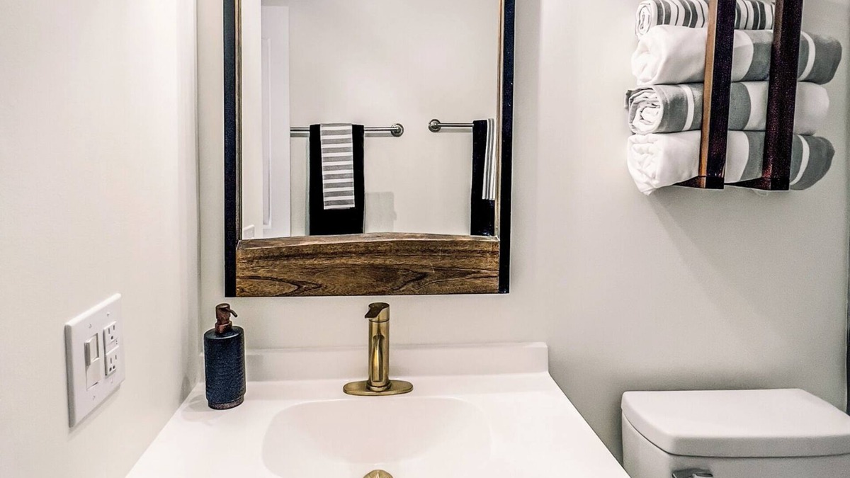 Lewisville Condo | Beautiful Small Town Condo