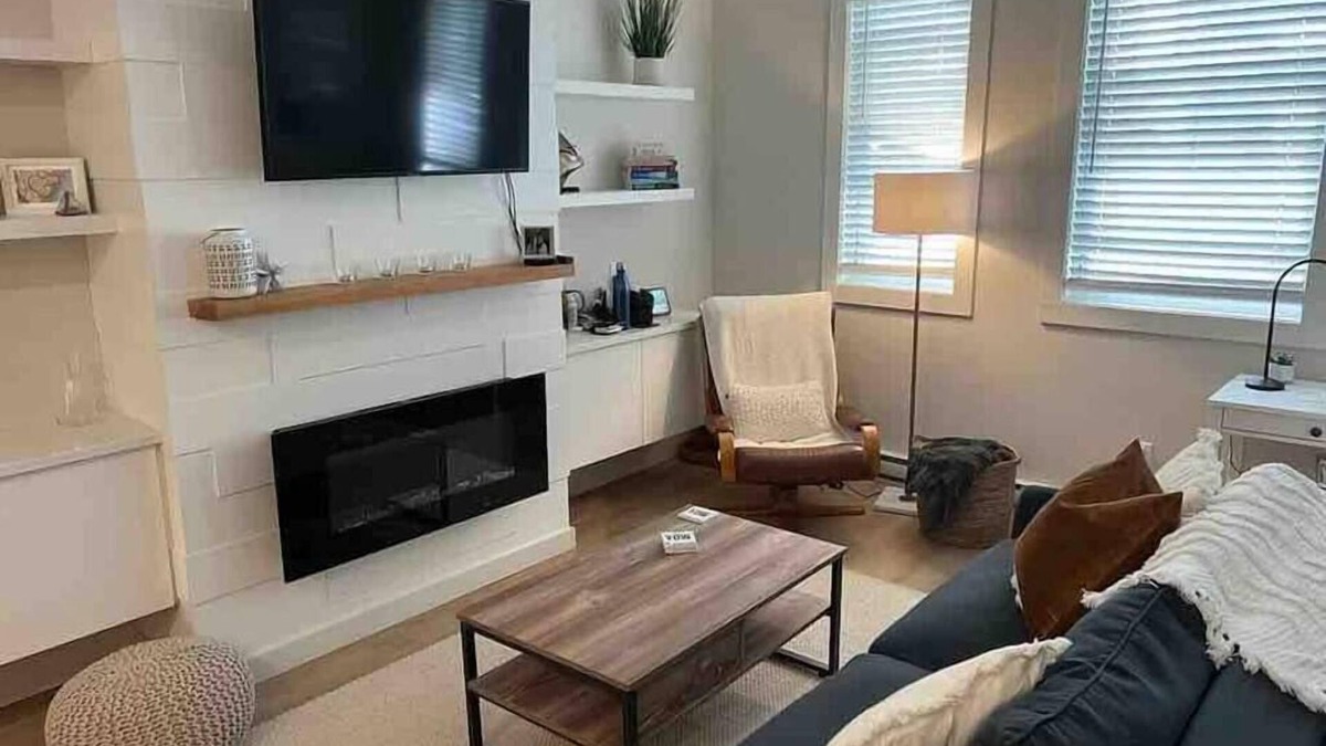 South End Apartment | Beautiful South End apt with parking!