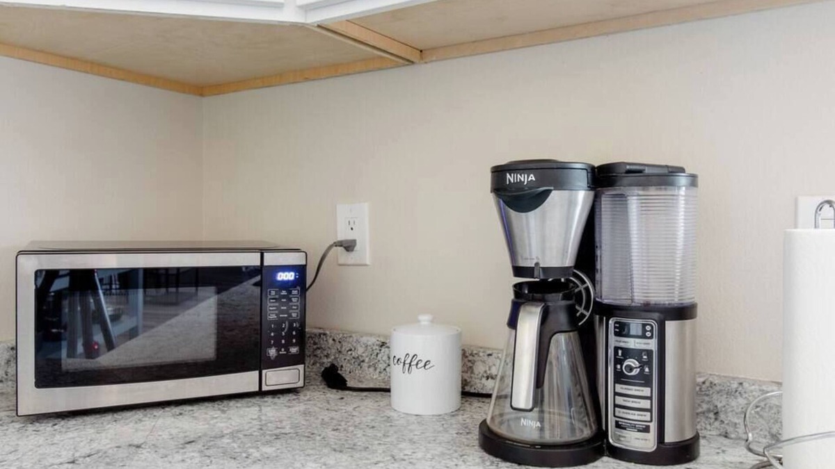 Roseville Apartment | Beautiful spacious 2 bedroom guest home