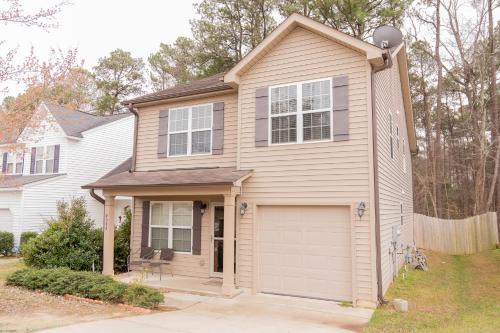 Southeast Raleigh House | Beautiful spacious 4 bedroom house , sleeps 8+