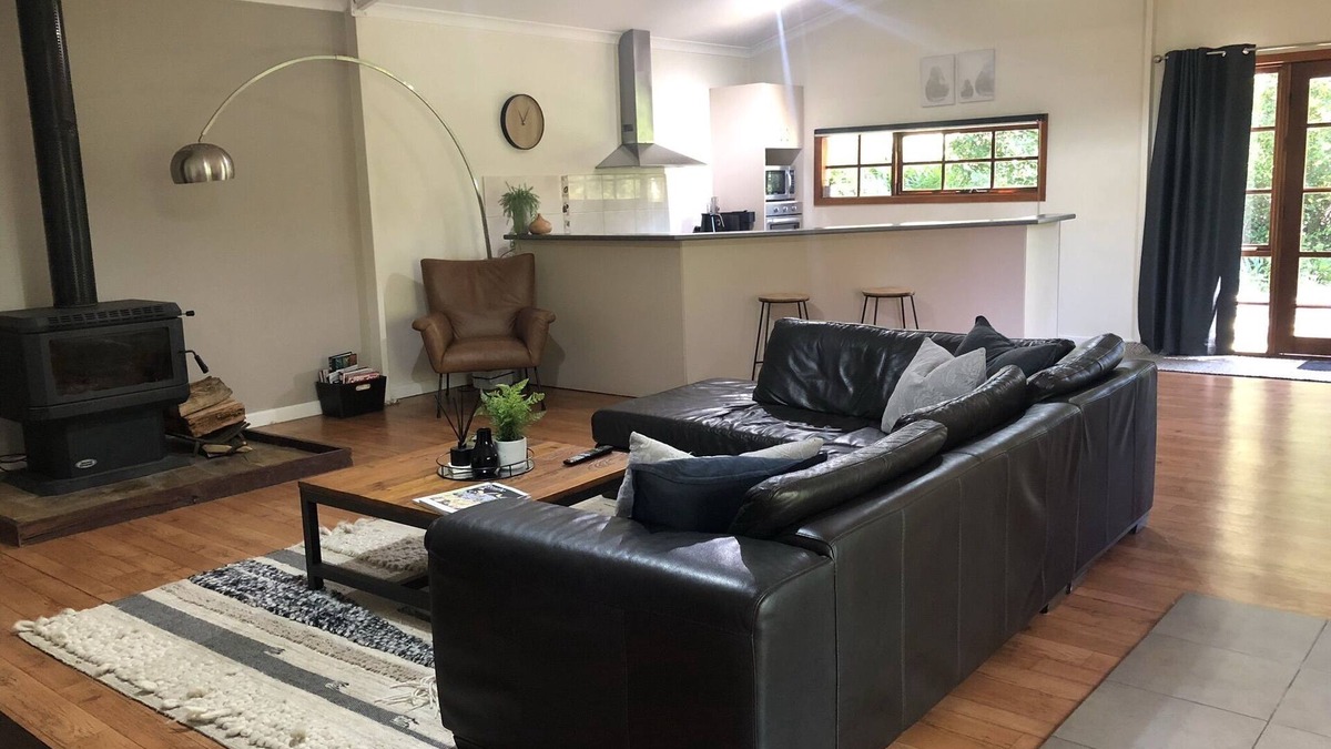 Cheshunt Apartment | Beautiful Spacious Apartment Set Amongst Botanical Gardens with a Spa