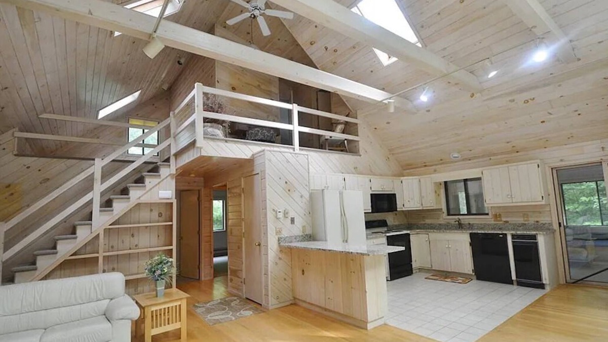 Sherwood Forest House | Beautiful Spacious Berkshire A-Frame Mountain House