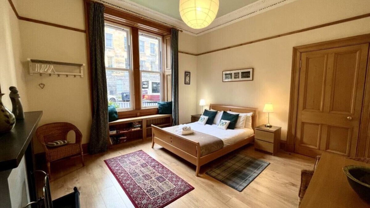 Newington Apartment | Beautiful Spacious Ground Floor Newington flat
