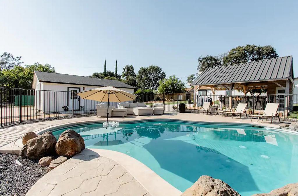 Roseville Apartment | Beautiful spacious guest home