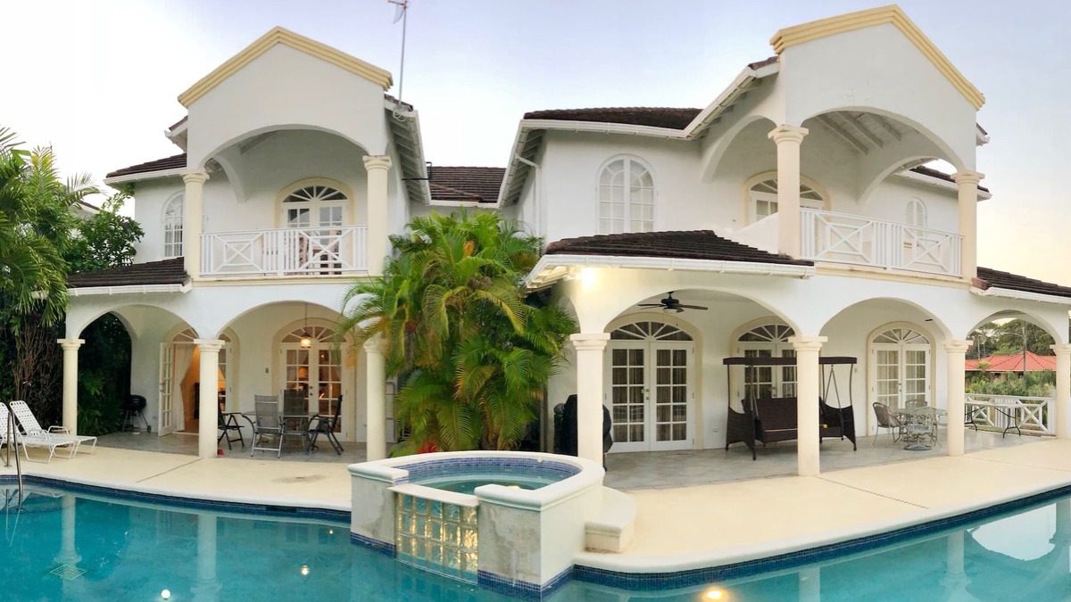 Paynes Bay House | Beautiful spacious holiday home with private shared pool near Sandy Lane