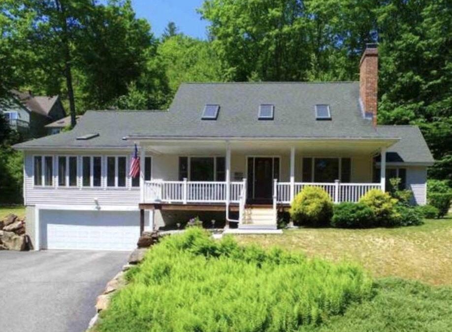 Gilford House | Beautiful Spacious Home w/Game Room.