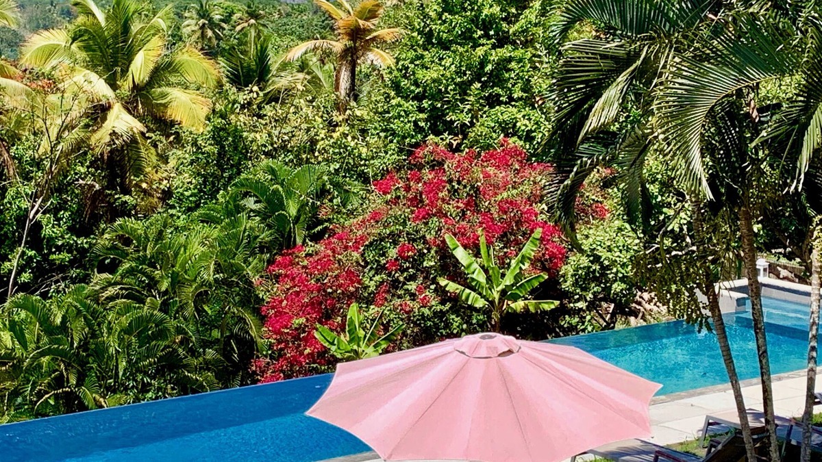Praslin Villa | Beautiful , Spacious House with a private pool and AC
