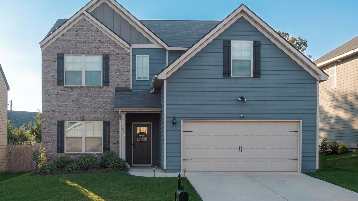 Opelika House | Beautiful spacious house 5 minutes from Tiger Town