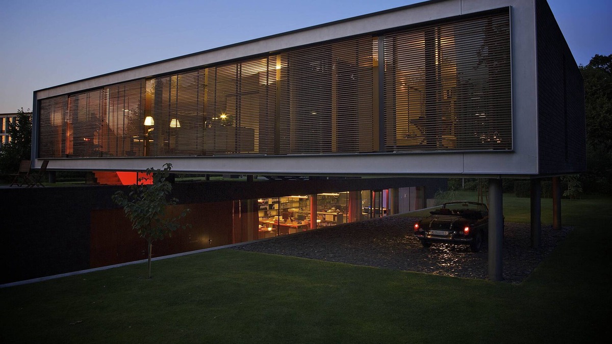 Breda Villa | Beautiful spacious modern architect-designed villa with large garden