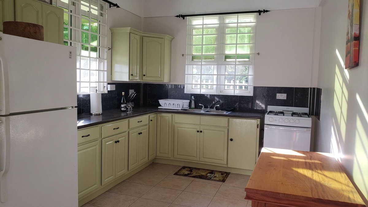 Mahaut Apartment | Beautiful, spacious, quiet, stylish apartment close to city center