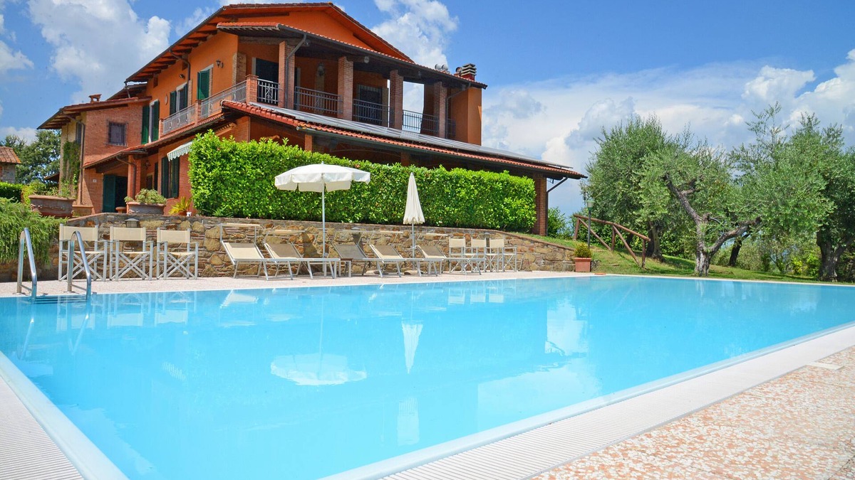 Colle di Compito Villa | Beautiful, spacious villa with a large pool - close to Lucca, sea and Florence