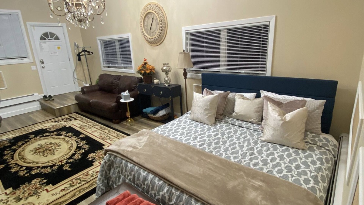North Stamford House | Beautiful Stamford Loft! Near Downtown+Parking+45min to NYC