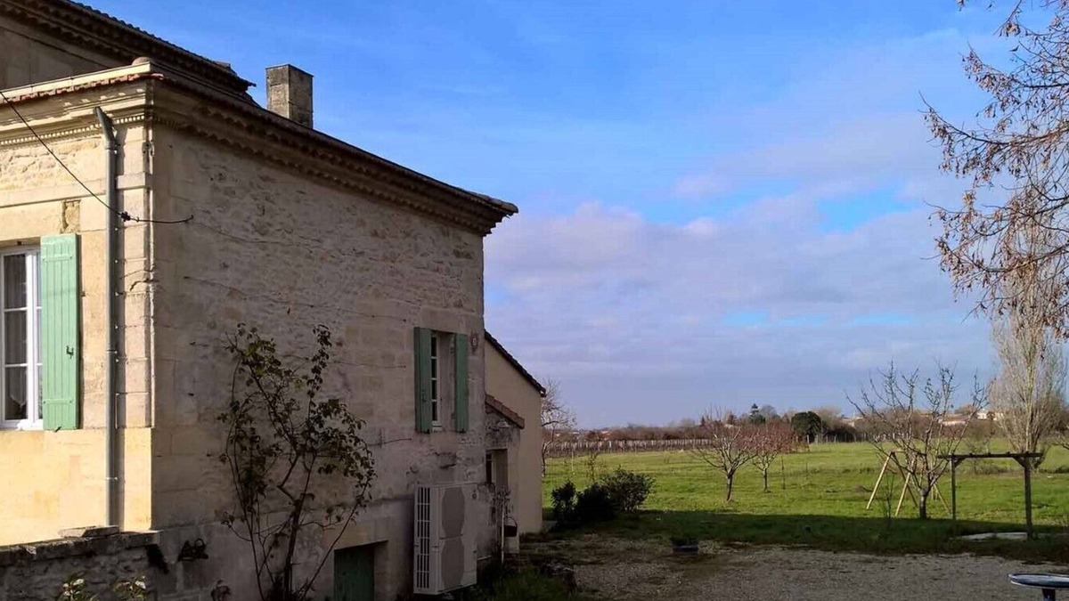 Saint-Androny Apartment | - Beautiful star -