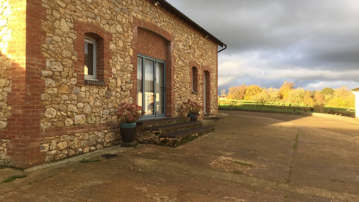 Hartwell House | Beautiful Stone Barn in stunning rural Buckinghamshire