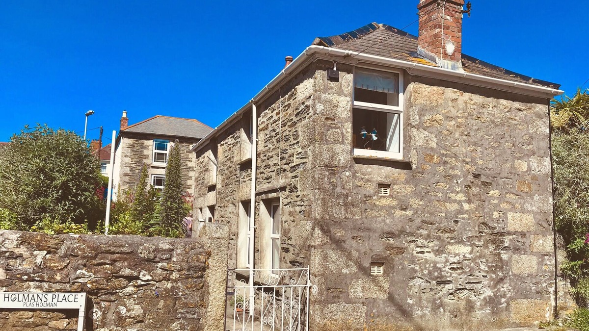 Porthleven Cottage | Beautiful Stone Cottage in Porthleven's Conservation Area Just 100m To Harbour