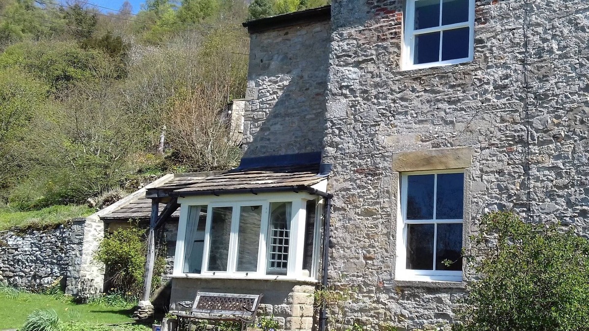 Fremington Cottage | Beautiful stone cottage 5 miles from Richmond and the Yorkshire Dales w/free Wifi, multi-fuel stove