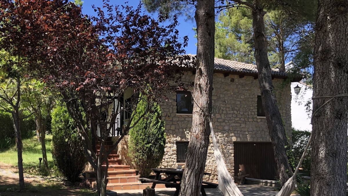 Albarracin House | beautiful stone house with garden