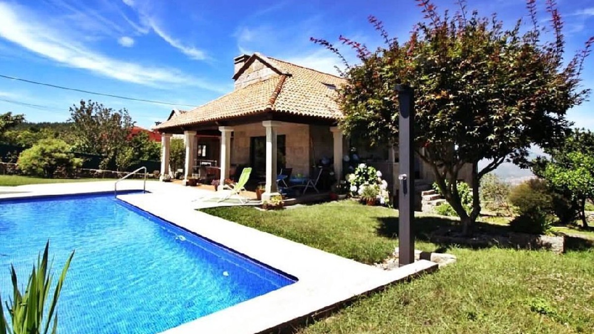 Cotobade House | Beautiful stone house for 10 people with 10x5 pool and covered barbecue