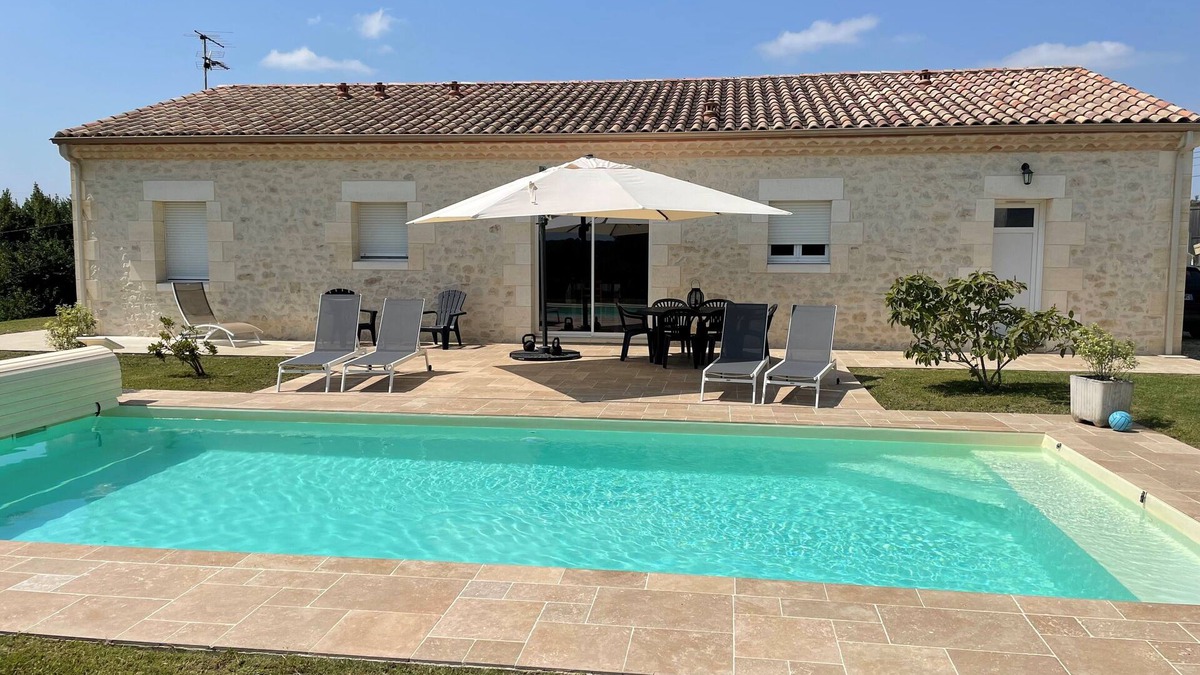 Bonnetan House | Beautiful stone house with pool