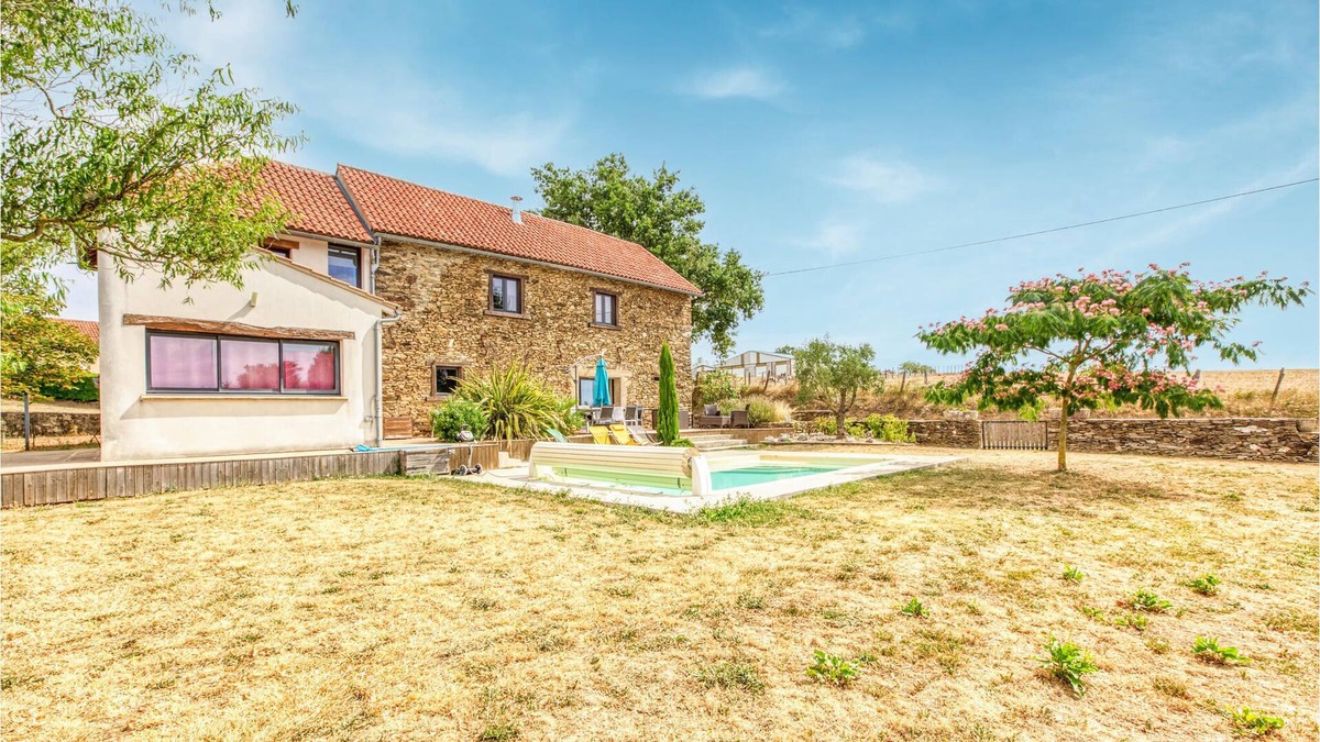 Padies House | Beautiful stone house from 1900 in fantastic area.