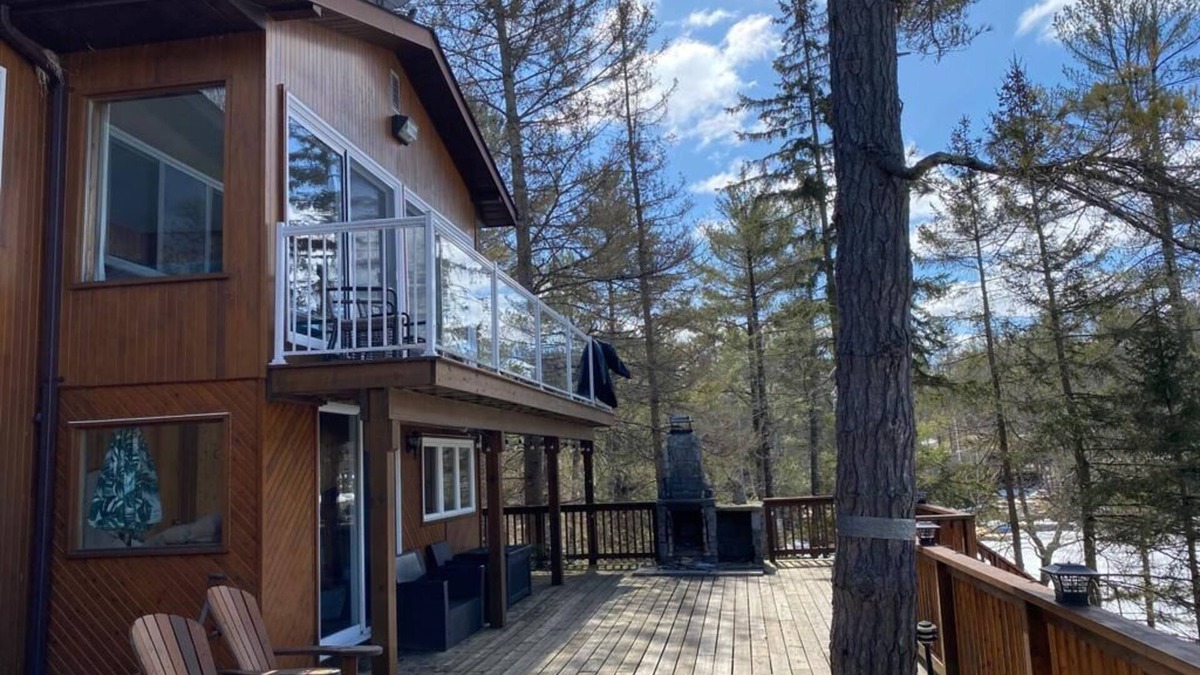 Selwyn Cottage | Beautiful Stoney Lake Cottage