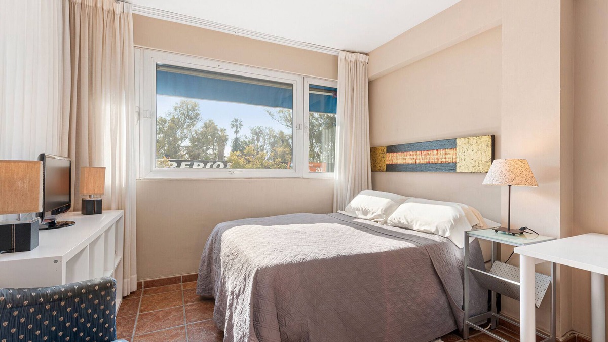 Pedregalejo Playa Apartment | Beautiful Studio Apartment in Málaga close to the Beach with Wi-Fi