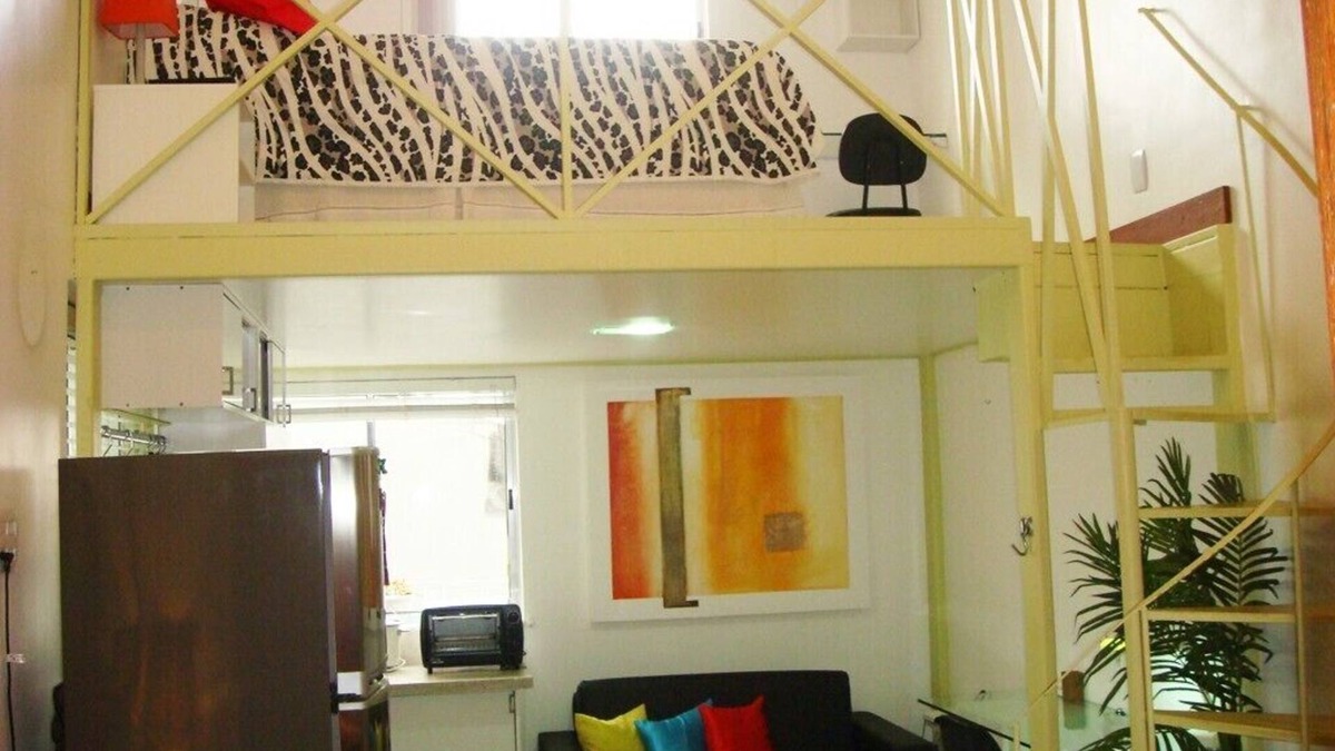 Centro Apartment | Beautiful Studio Steps from the Cinelandia Metro and VLT, WiFi, Air Cond, TV, etc.