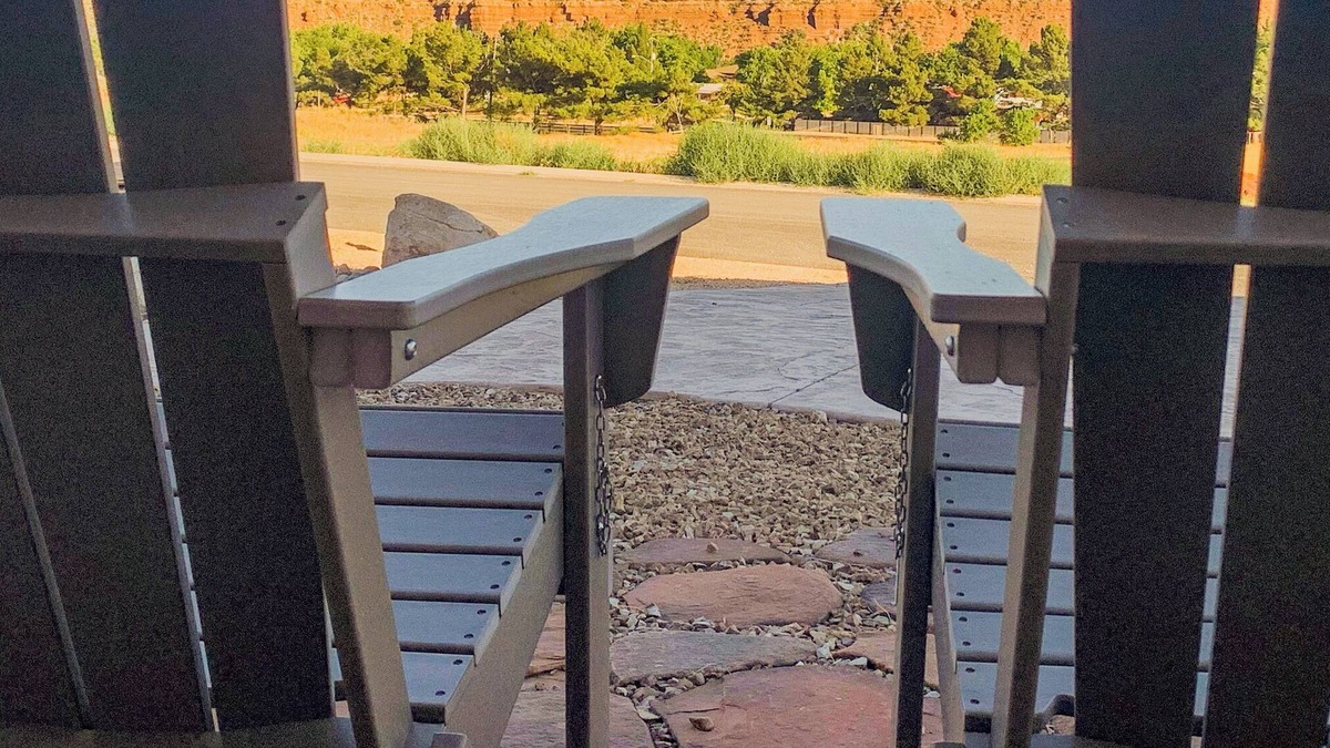 Virgin Apartment | Beautiful studio casita with amazing views only 8 miles from Zion National park!