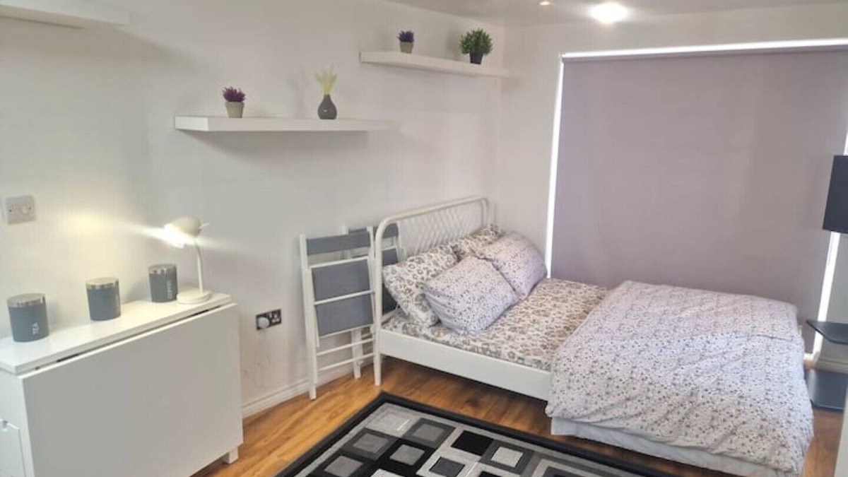 Kidbrooke with Hornfair Apartment | Beautiful studio flat