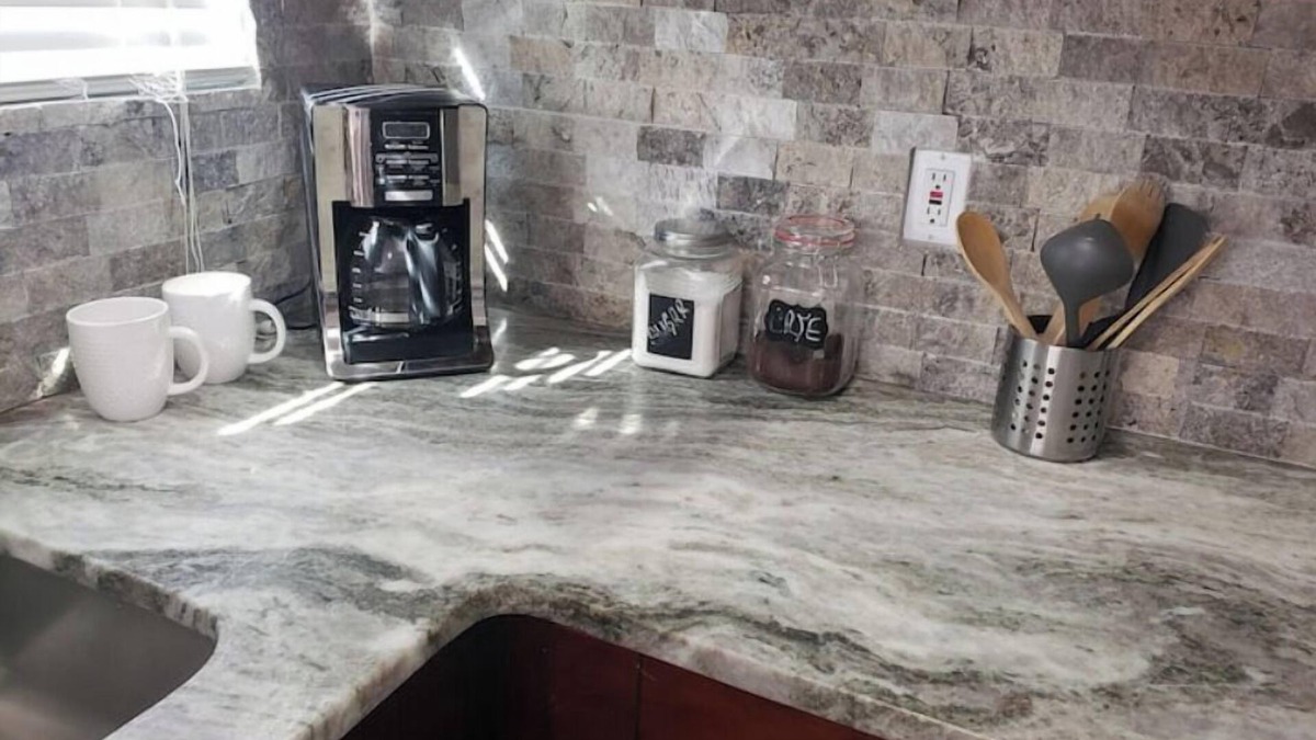 Limona Improvement Apartment | BEAUTIFUL STUDIO IN HEART OF BRANDONn