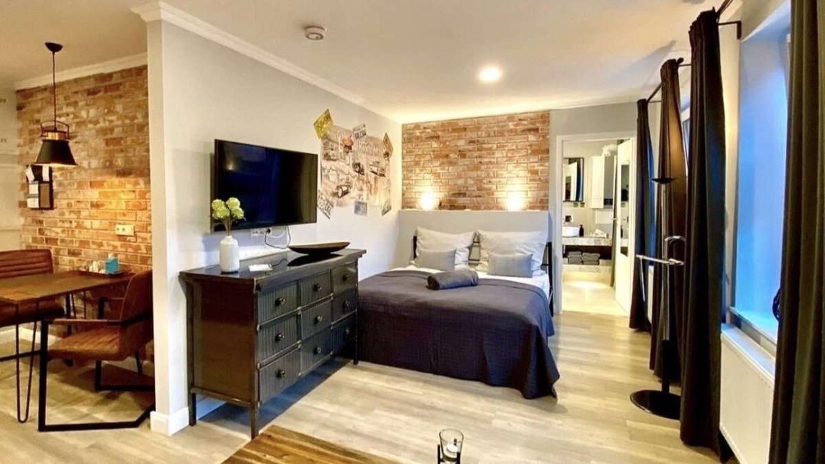 Itzehoe Apartment | Beautiful studio "Route66" in the heart of Itzehoe