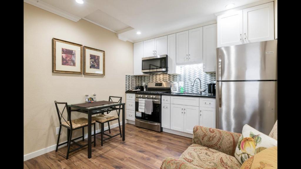 Redwood City Apartment | Beautiful Studio