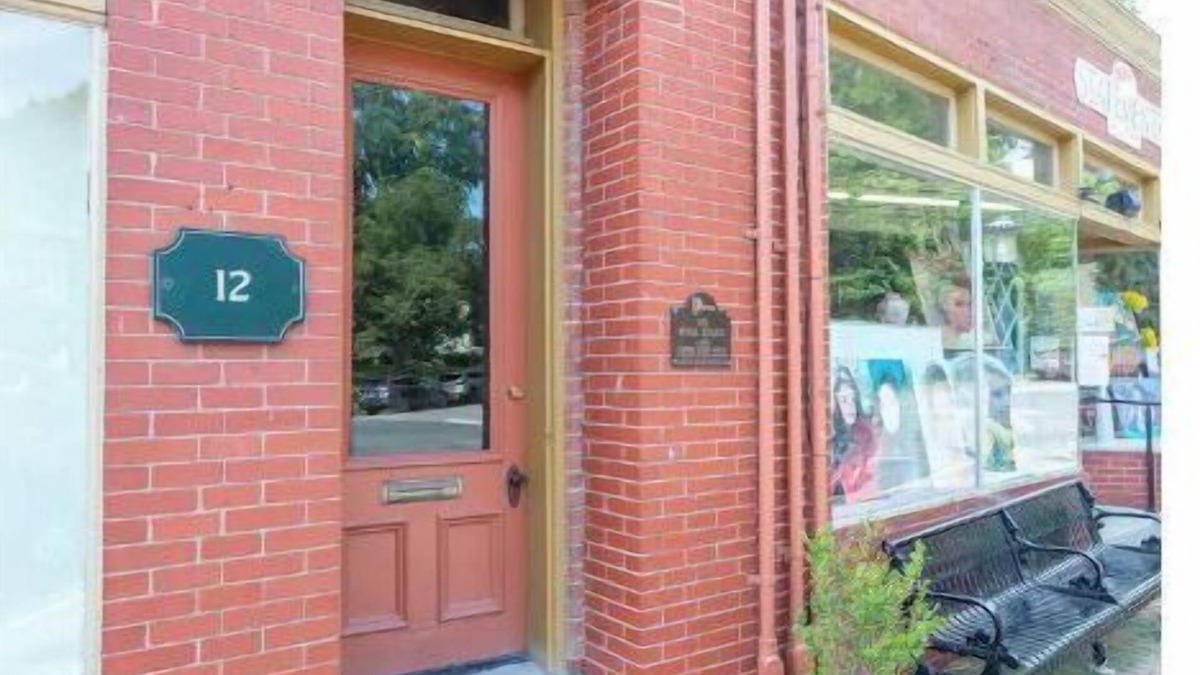 Glendale Apartment | Beautiful Suite 1/1 Historical Glendale. Wi-Fi