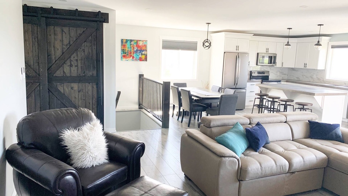 Okanagan-Similkameen House | Beautiful suite in great neighbourhood, modern finishes and steps to KVR trail.