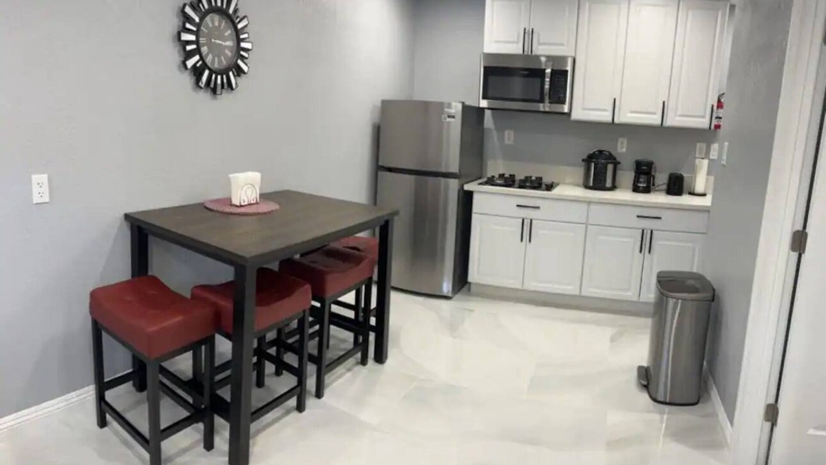 Paradise Apartment | Beautiful suited with separate entrance
