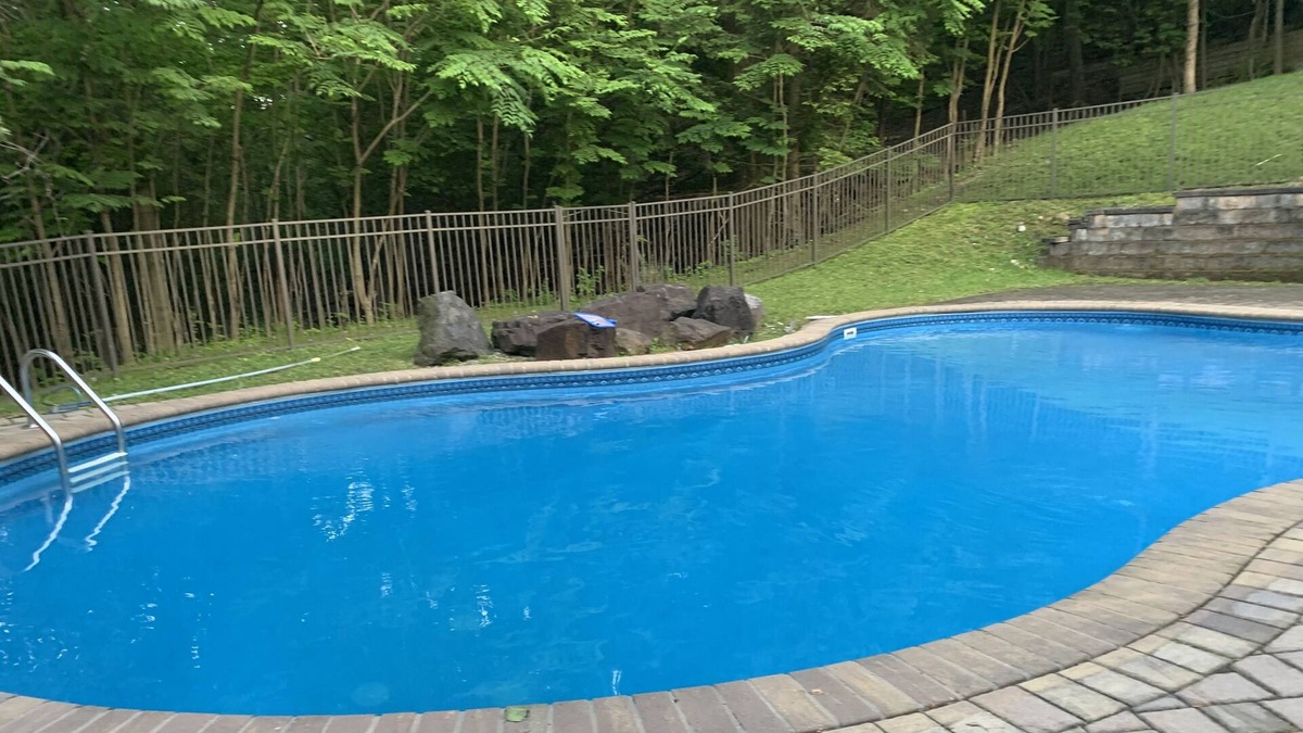 Cedar Grove Apartment | Beautiful Sunny 2 bed Studio with Garden and Pool access, near Montclair NJ.