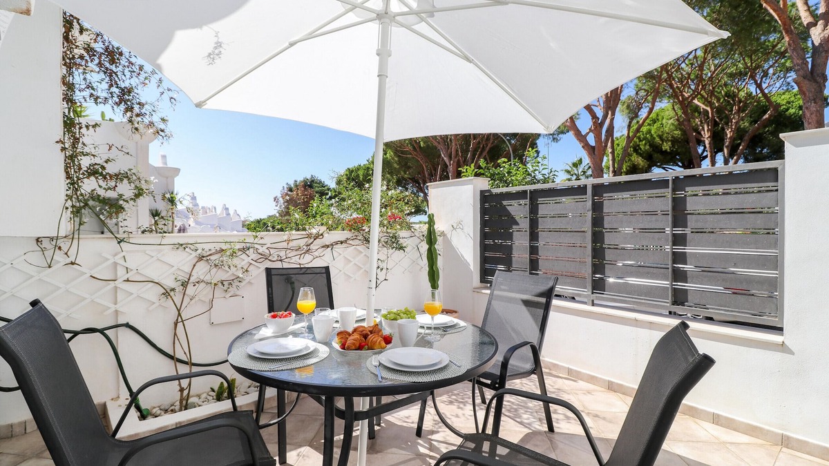 Urbanizacion Hacienda las Chapas House | Beautiful sunny townhouse - great resort facilities