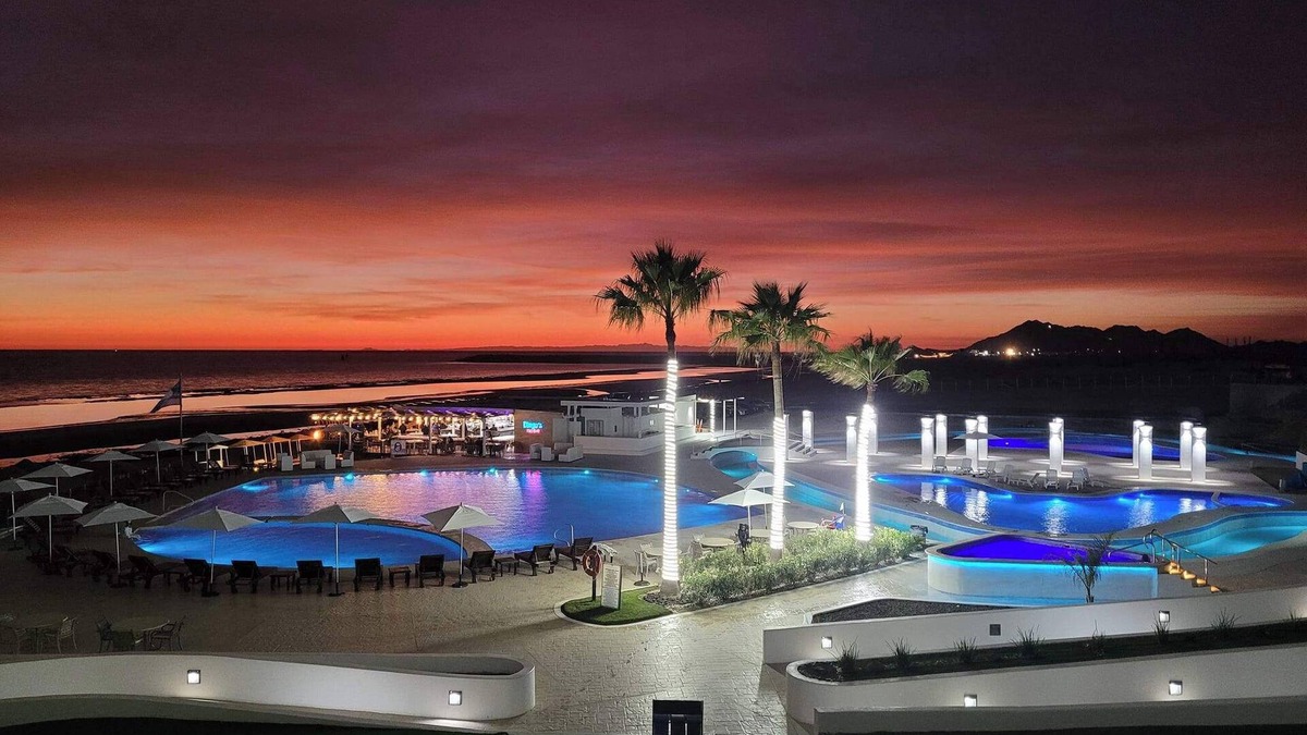 Sandy Beach Condo | Beautiful Sunset and Ocean View Esmeralda A503