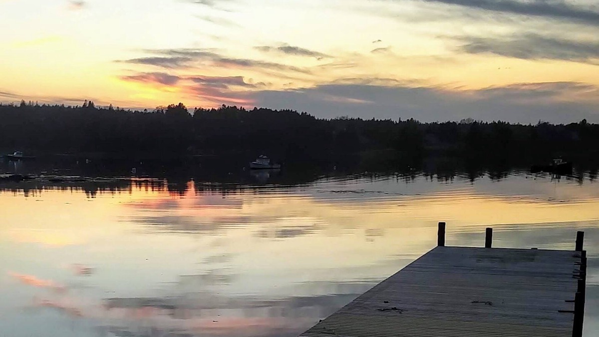 Bass Harbor House | Beautiful sunsets and relaxing days, are waiting for you at Harborside Cottage.