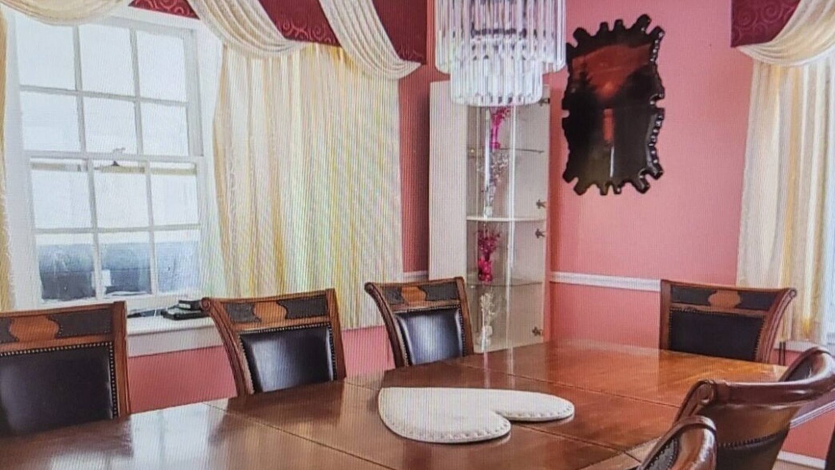 Upper Darby House | Beautiful Surburban Family Home