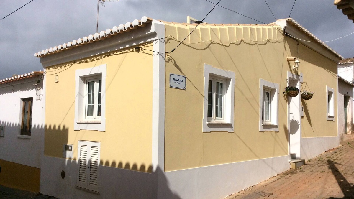 Figueira Cottage | Beautiful sympathetically renovated one bedroom Cottage in traditional village