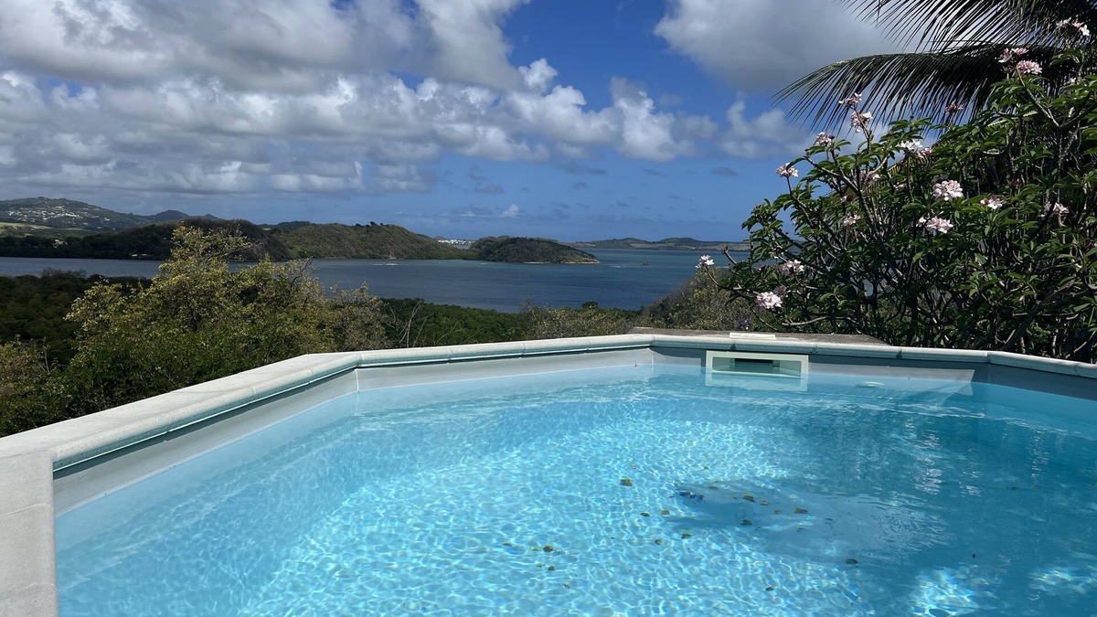 Le Robert Villa | Beautiful T4 villa on the edge of a natural park with magnificent sea view