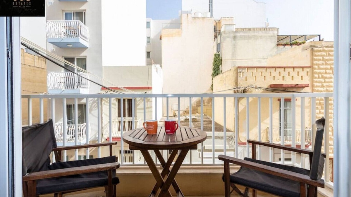 Bugibba Apartment | Beautiful, TOP NOTCH 1 BR APT just off the coast