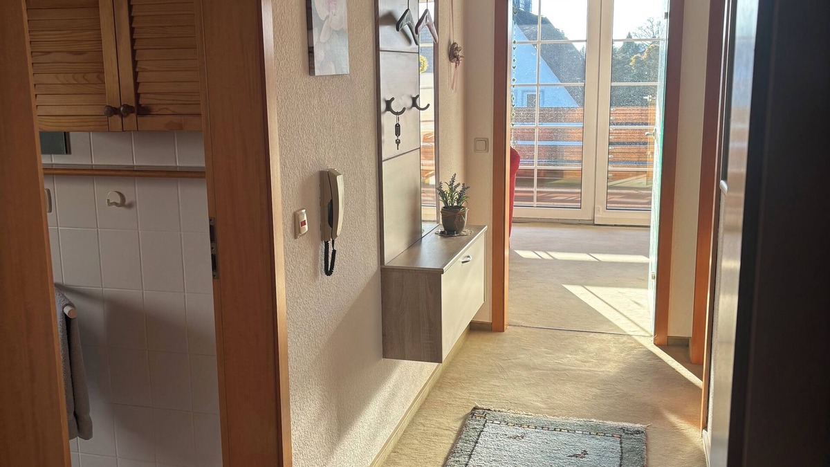Osloß Apartment | Beautiful top floor apartment with balcony in Osloß