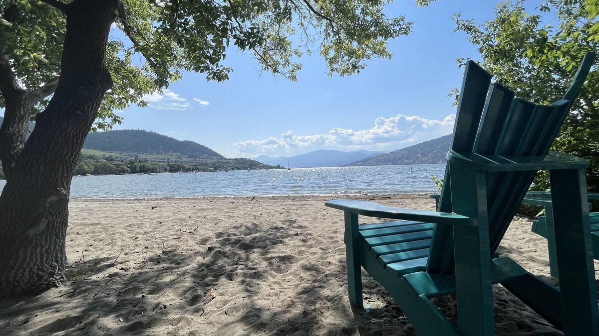 Vernon Condo | Beautiful Top Floor Condo Okanagan Lake View w/pool
