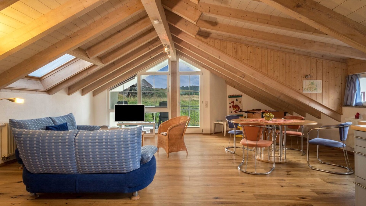 Nitzenweiler Apartment | Beautiful Top Floor Holiday Apartment "Schleinseeblick" with Lake View