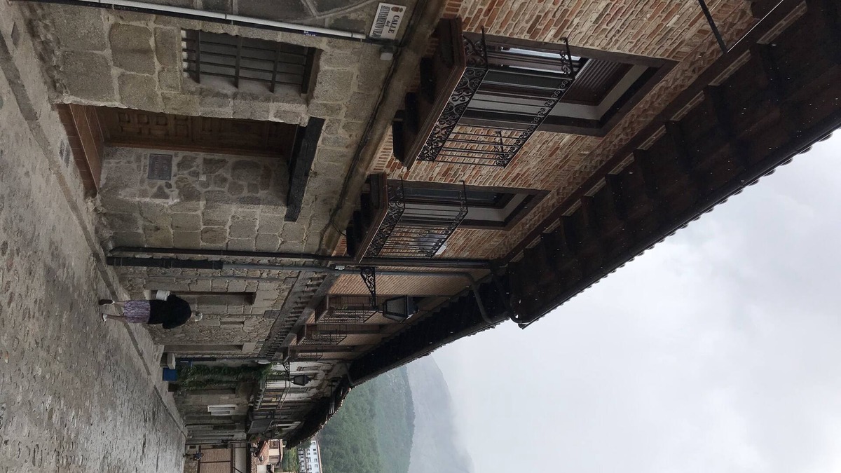 Cuevas del Valle House | Beautiful town house in the Sierra de Gredos
