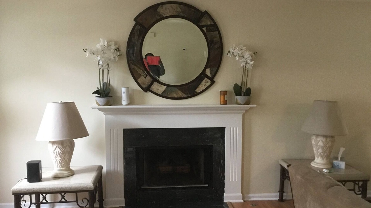 Elgin House | Beautiful townhome 45 mins from Chicago